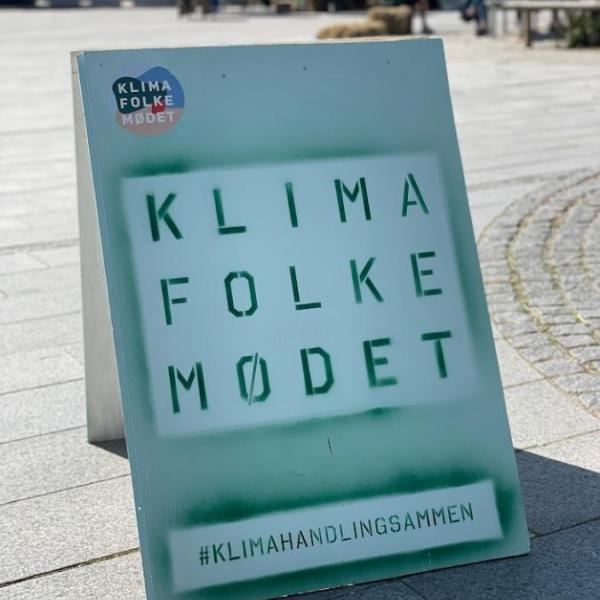 Skilt hvor der står Klimafolkemødet