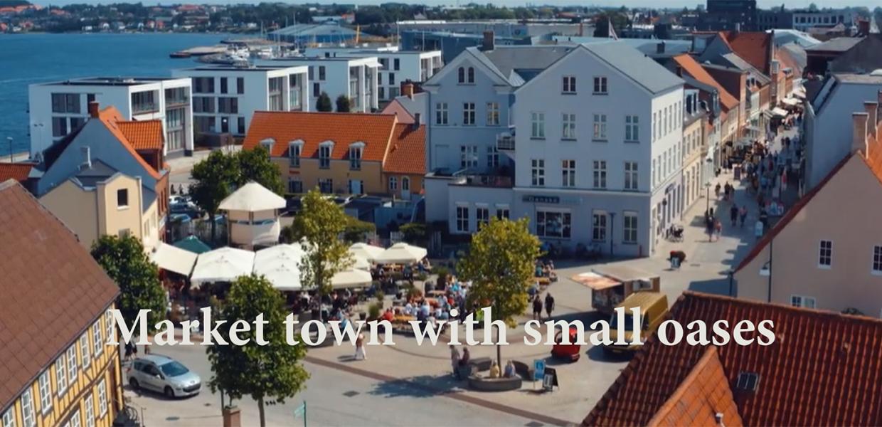 Market town with small oases