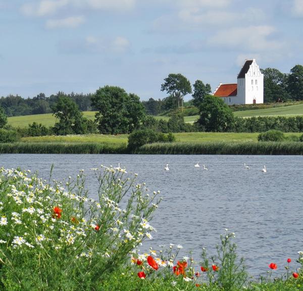 På vandretur ved Føns kommer du forbi Kirken - Middelfart