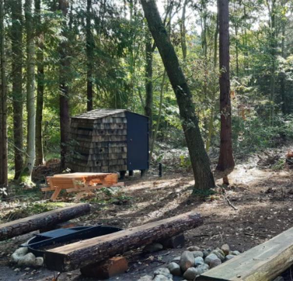 Shelterplads i Staurby Skov imellem Strib og Middelfart